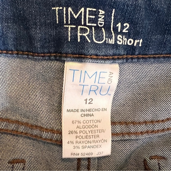 Time and Tru Classic Blue Jean Shorts Size 12 EUC - Picture 4 of 6